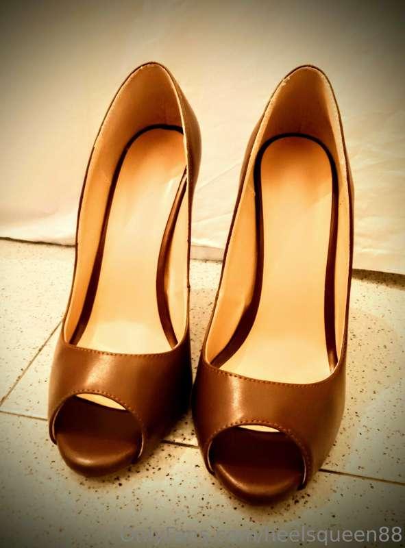 🤎🤎 today's heels 🤎🤎