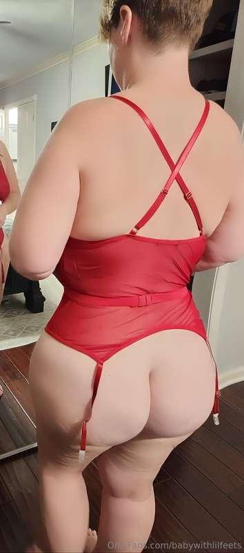 It's happy milf weekend a.k.a. mother's day! Feel free to sp..