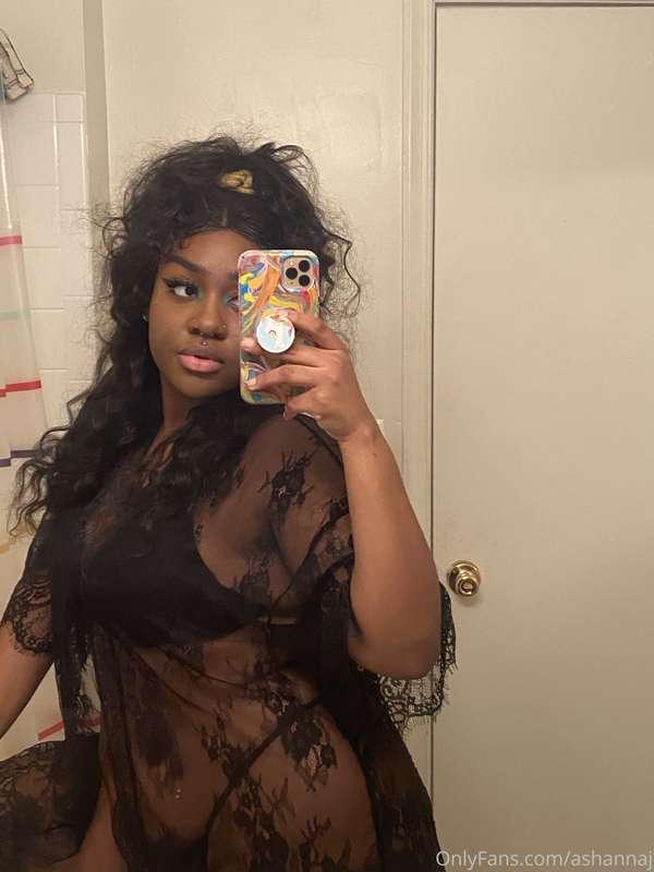 • 🕷🖤🤍