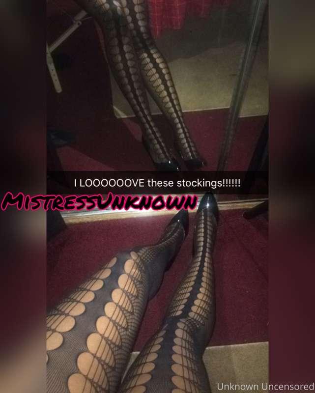 My legs are LOOOOOOONG & A lot to worship. You can’t be quic..
