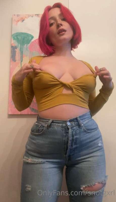 i drink wine i start playing w my titties what do u want me ..