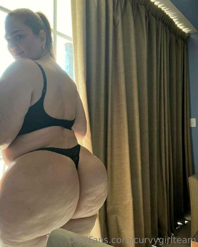 curvygirlteam image #0