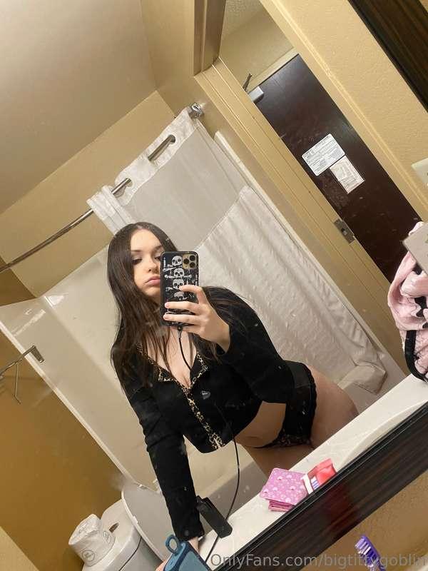 bigtittygoblin image #2