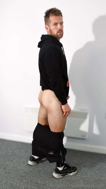 Do you like hairy legs 🤪