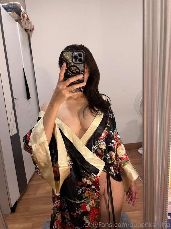 Would you take this off for me?👘🥰