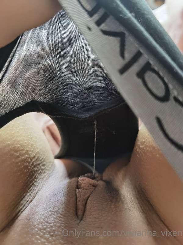 Woke up too horny for my own good 😩