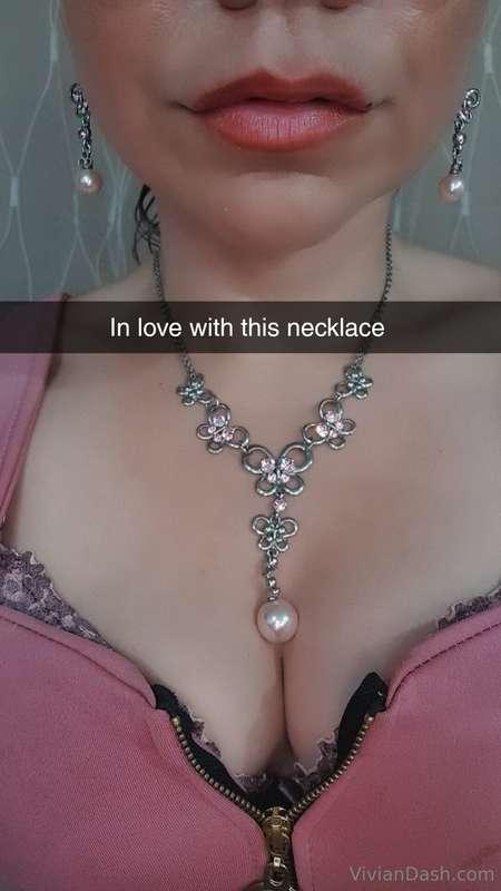 In love with my new necklace 🎱Y🎱