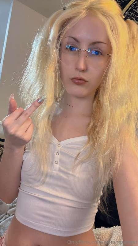 Bow down slut 🙇‍♂️