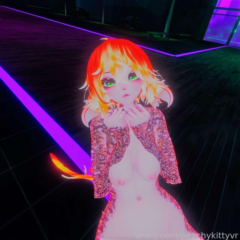 peachykittyvr image #0