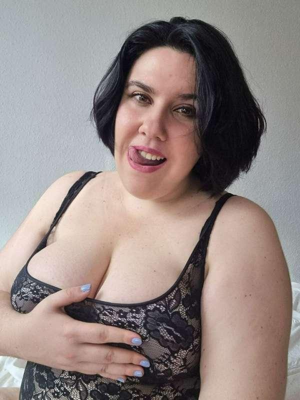 Hey, I am Val ❤️ 

🔥SUBSCRIBE is FREE!🔥
🔞FREE HOT PHOTO FOR ..