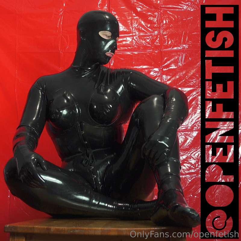 Short set from fooling around in a latex doll suit.