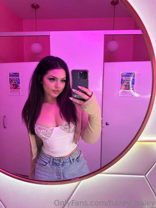 like this pic if u would fuck me 🤪