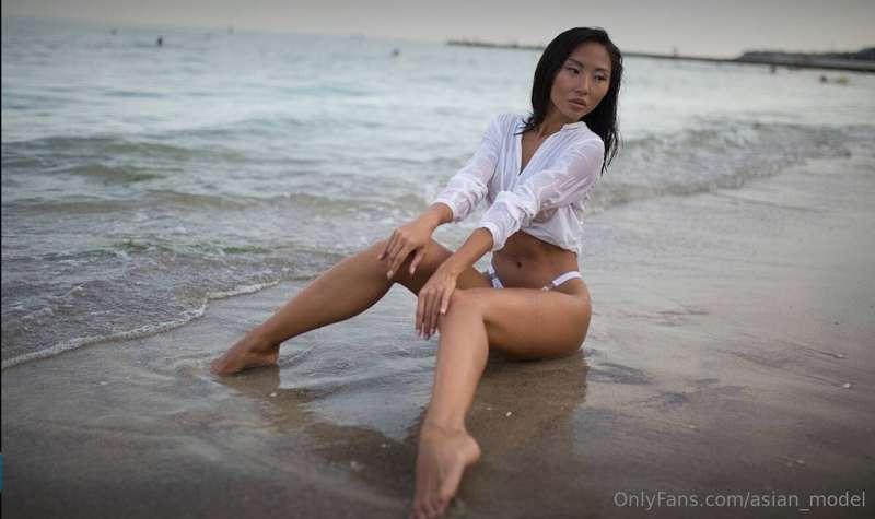 Do you want to see how see-through my shirt looks?