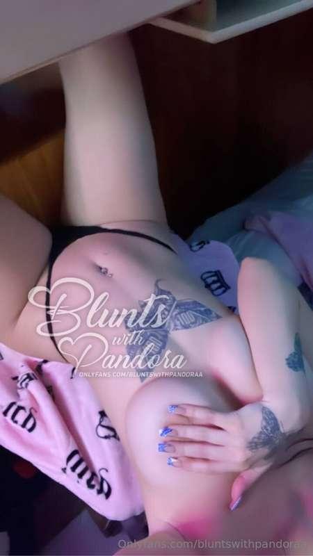 Don’t just scroll past me I wanna sext🤭