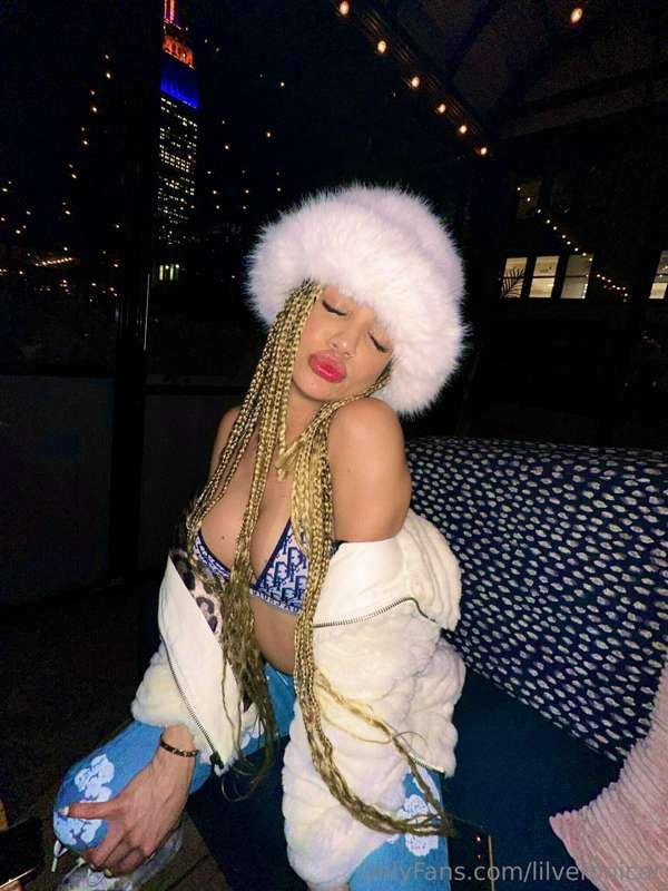 😘