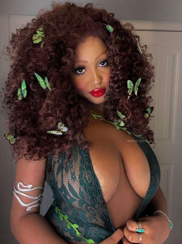 admire from a safe distance…🥀🐍 **(poison ivy)**