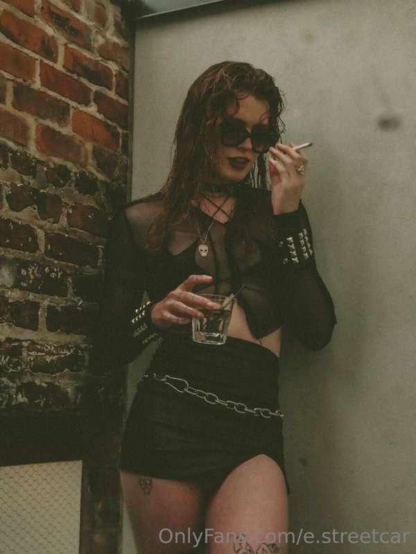 this video is free on @estreetcar and its amazing! a dirty t..