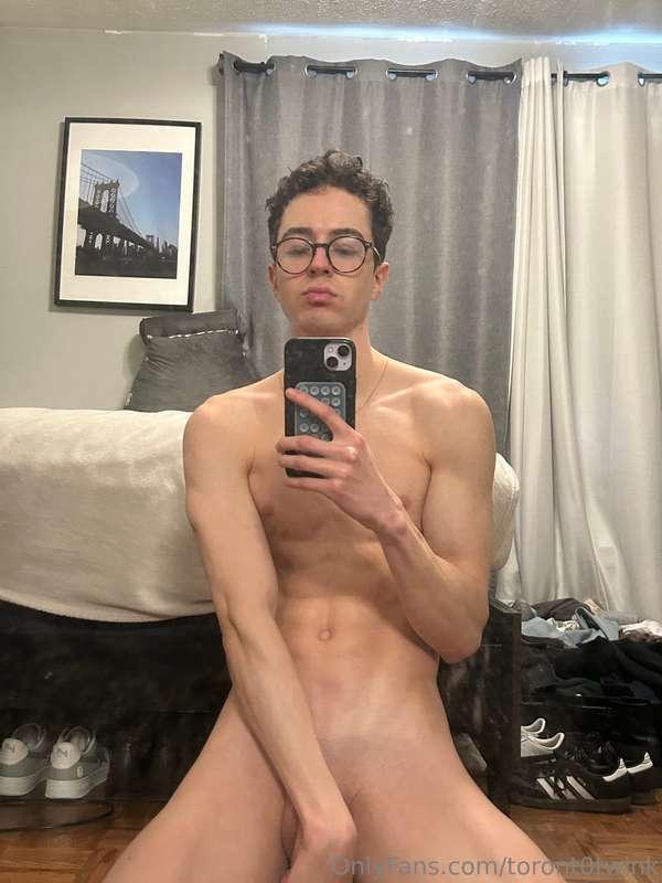 Ready to ruin your focus for the day. 🔥