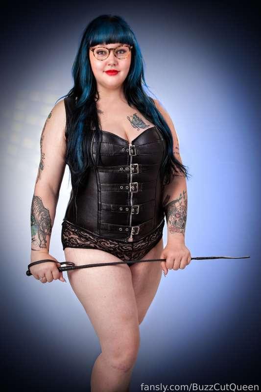 buzzcutqueen image #1