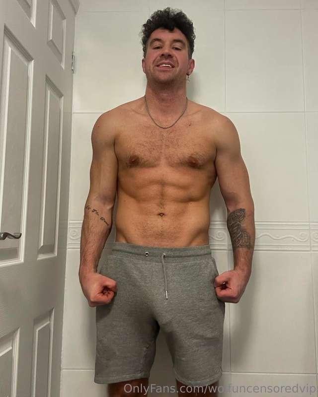 Do you like my grey shorts? 😈