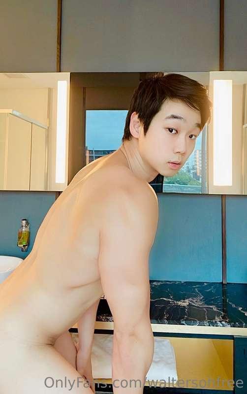 I wanna be your naughty boy.