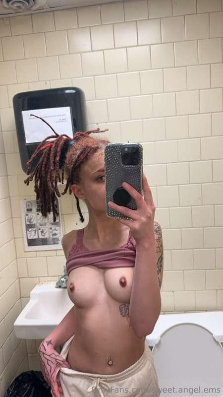 Hi :) is anyone here?