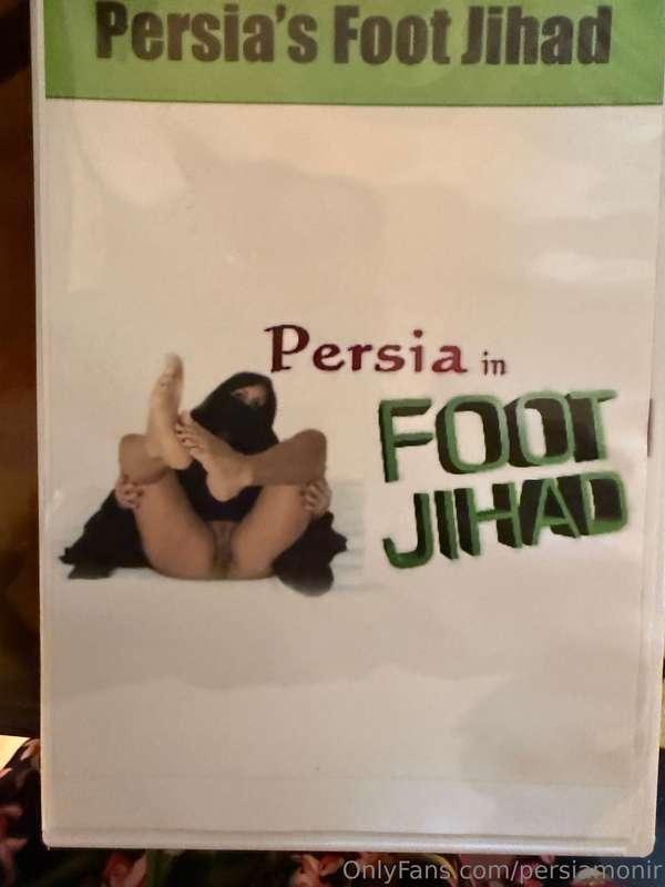 Hello foot lovers! I filmed this in 2007 or so. It is an epi..