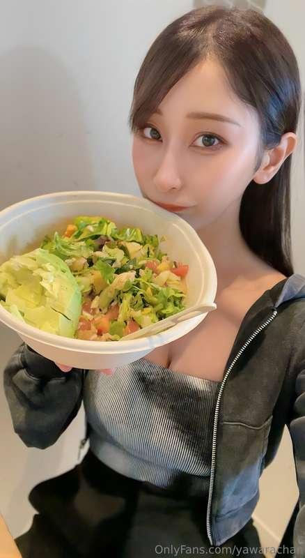 Now I am eating healthy food so I can maintain my weight 😂