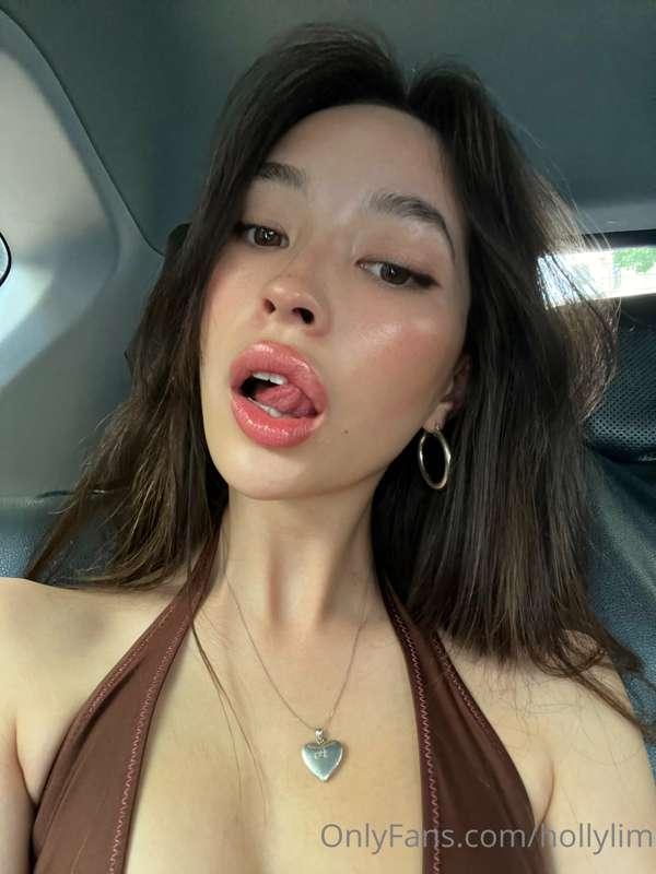 what would you do if you were in the backseat of this car wi..