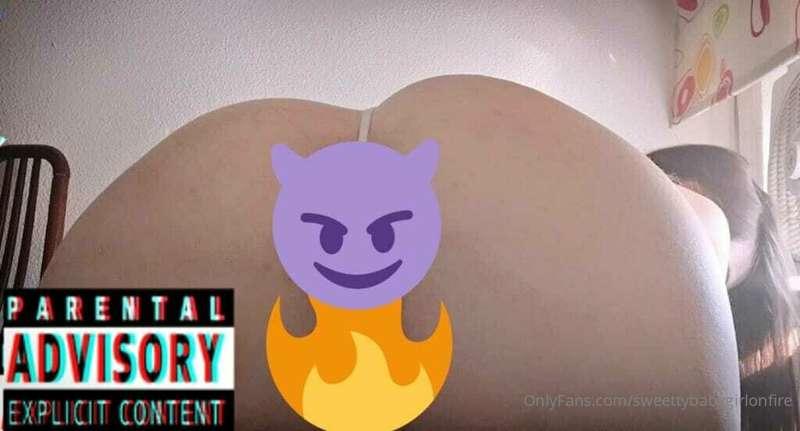 This fiery butt is waiting for you to see it🔥, touch it 🙌and..