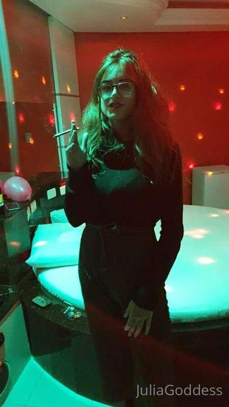 SMOKE WEED MY LOVERS