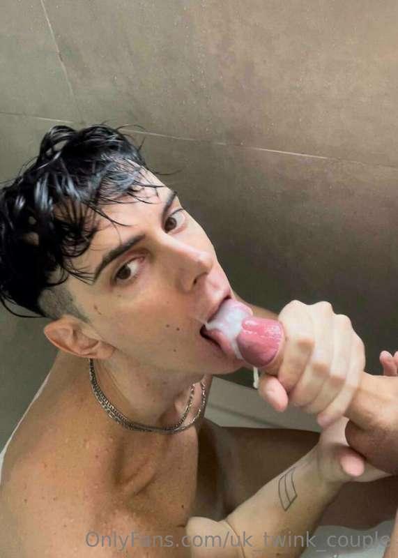 uk_twink_couple image #1