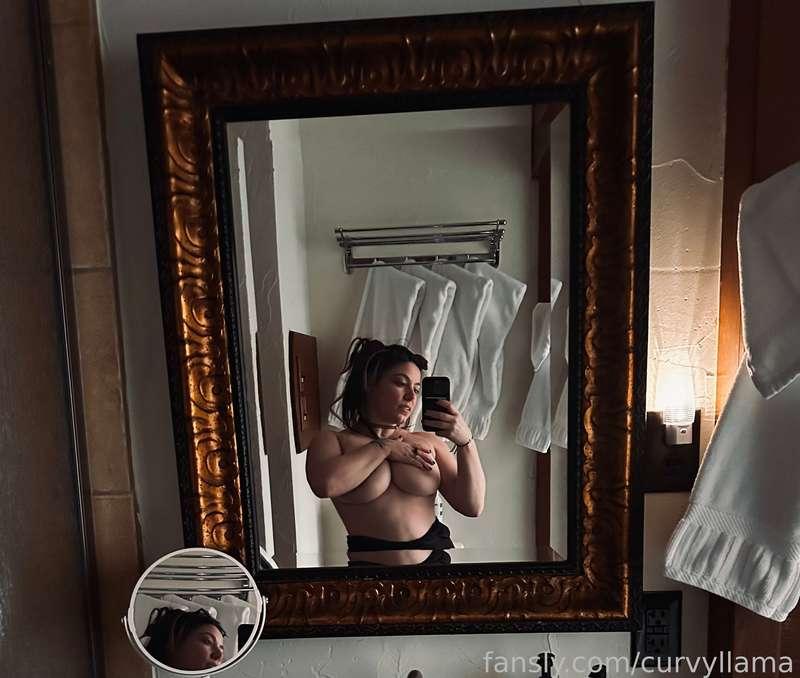curvyllama image #0