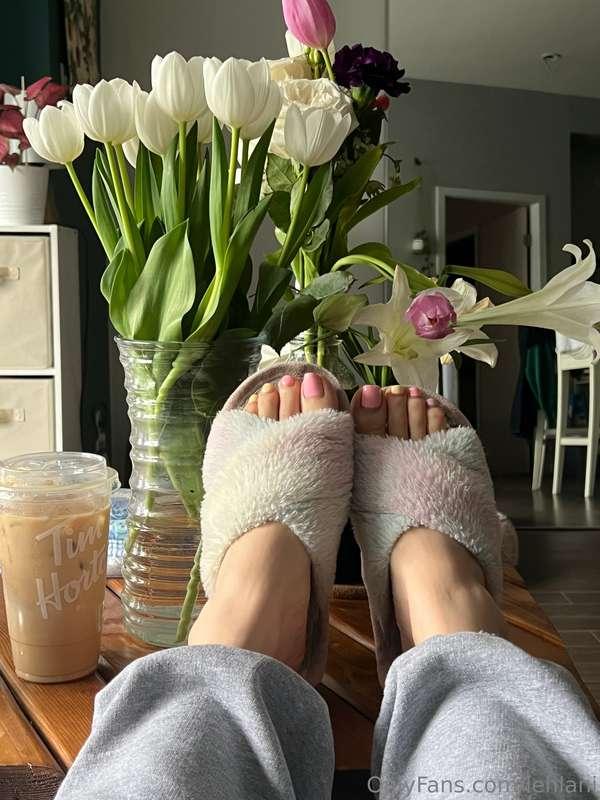 I am healing well 🩷 even got some lovely flowers 💐 I’ll be r..