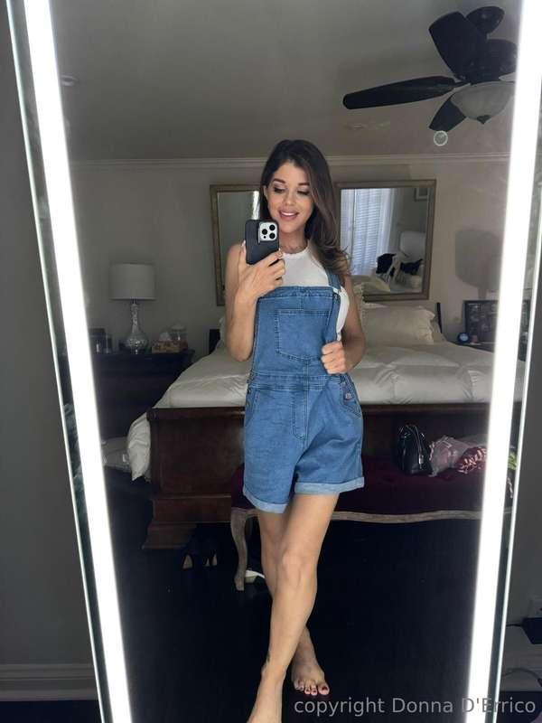 Who knew denim could look this dangerous? 😋