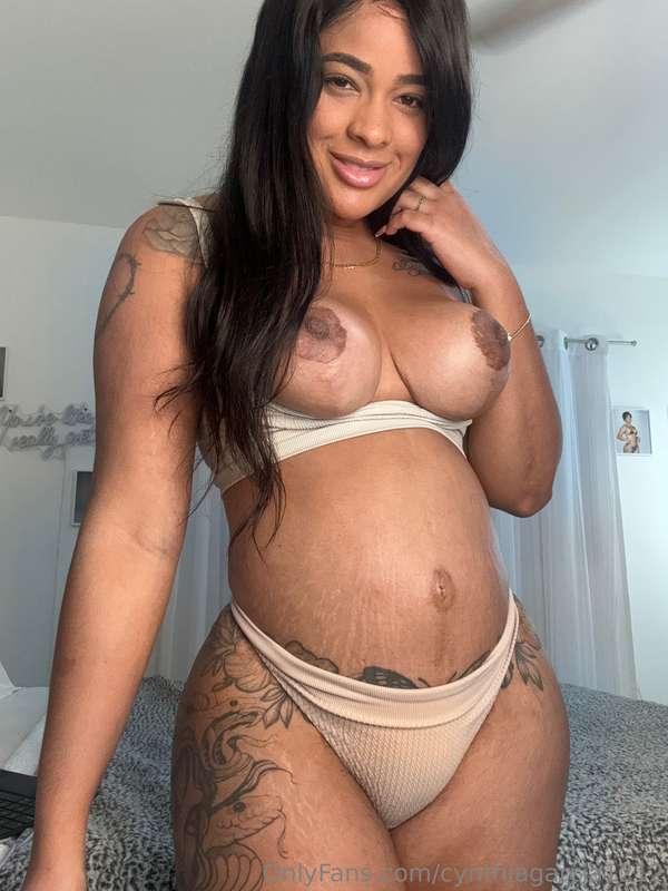 IM ONLINE NOW MESSAGE ME 🤤💕