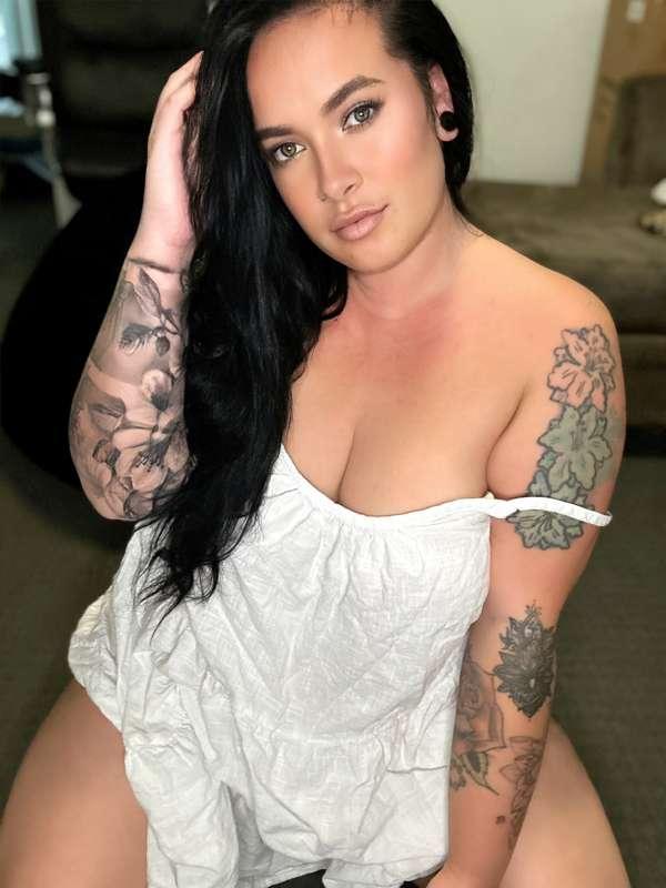 VIP PAGE - @inkedivyvip_x 🤭