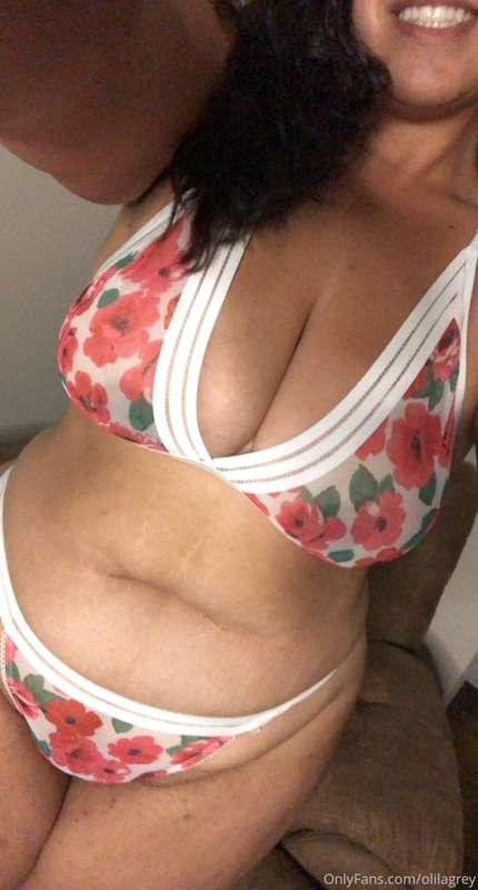 Check me out on Live 🥰😈 Help me cum tonight?