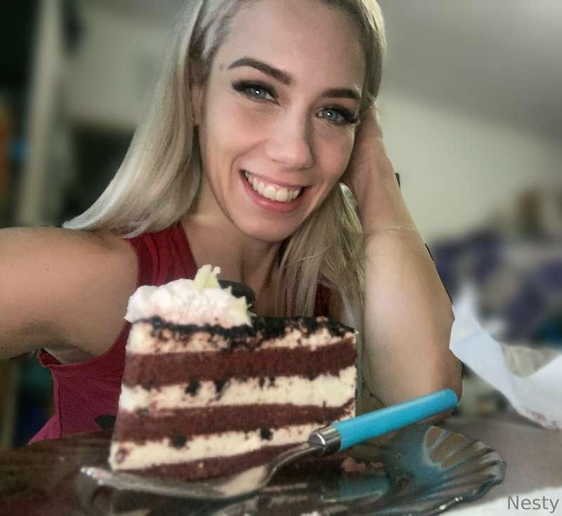 a little happiness hormone🍰😋