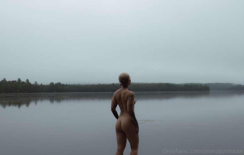 Uncensored and BTS of my recent self portraits 💅🏻