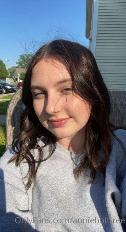 Enjoying this sunny day!! Just sent a spicy video and pictur..
