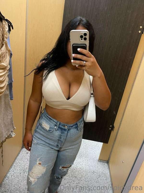 let's fuck in the dressing room 😈