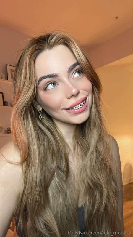 Babe ! 😇 J’essaie d’être une bonne fille… mais je me sens un..