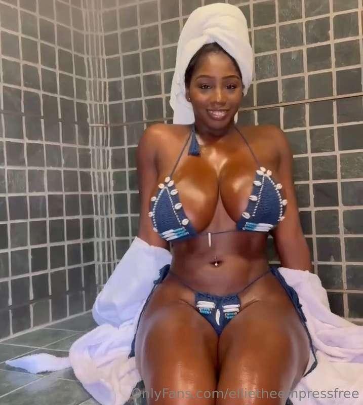 I forgot to post this video…what do you think. Does my ass l..