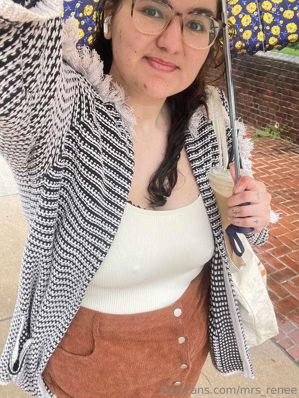 Let’s go on a rainy day walk 🌸