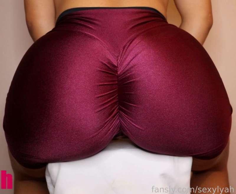 Twerking and Teasing in Tight Shorts

#fyp #shorts #sporty #tightshorts #pawg #ass #twerk #twerking #bubblebutt #leggings