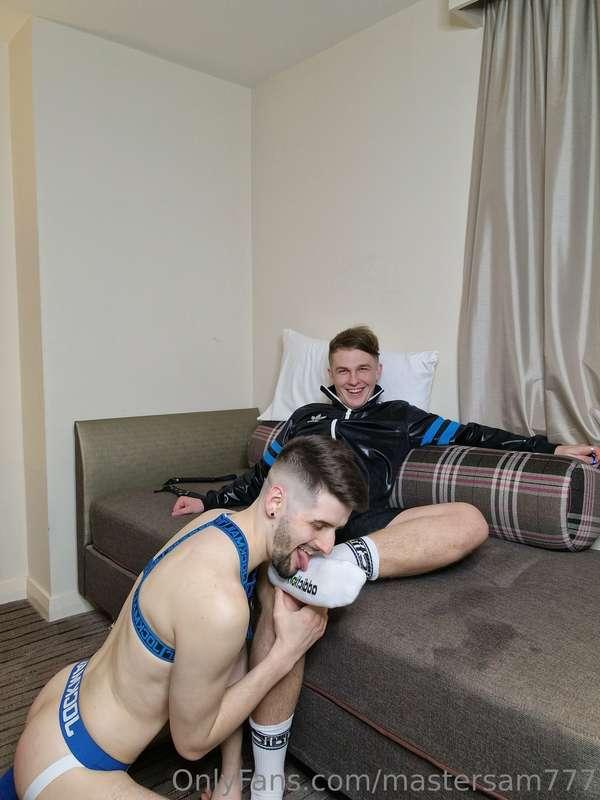 Letting him get acquainted & addicted to my feet 👅🦶 @alphasw..