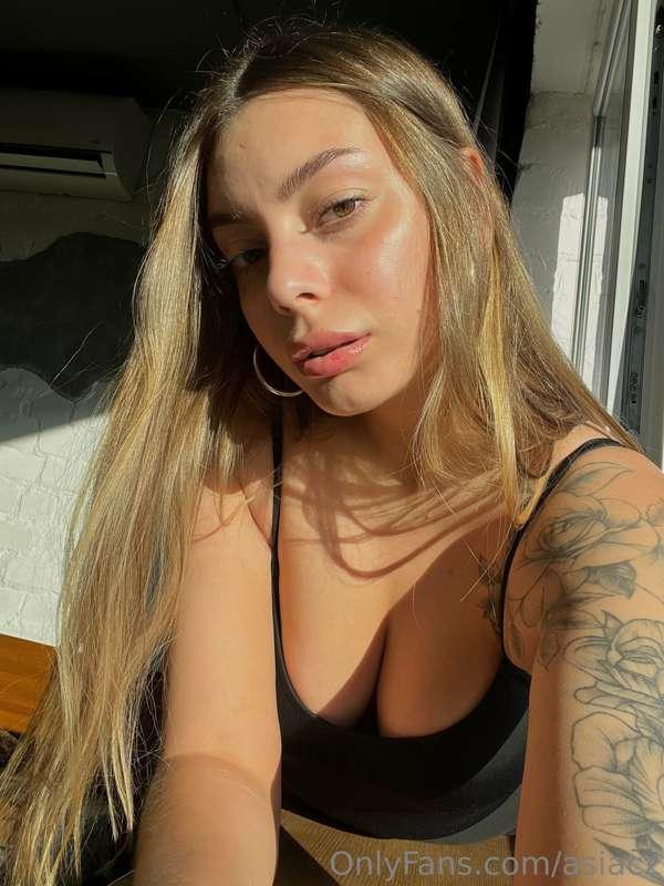 Good morning baby, good to see me? 😇