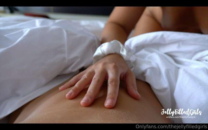Oh to be woken up like this... by a very naughty Sasha 😈😈😈
S..