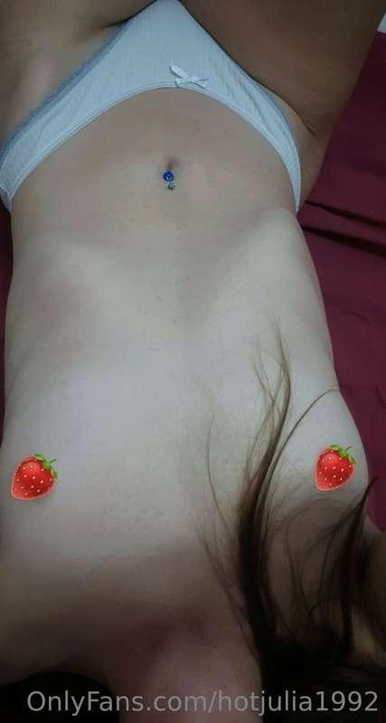 💦💦❤️❤️ שבת שלום 
שבת חורפיתתת 🥶
אני חזרתי! מי בא לחמם אותי??..